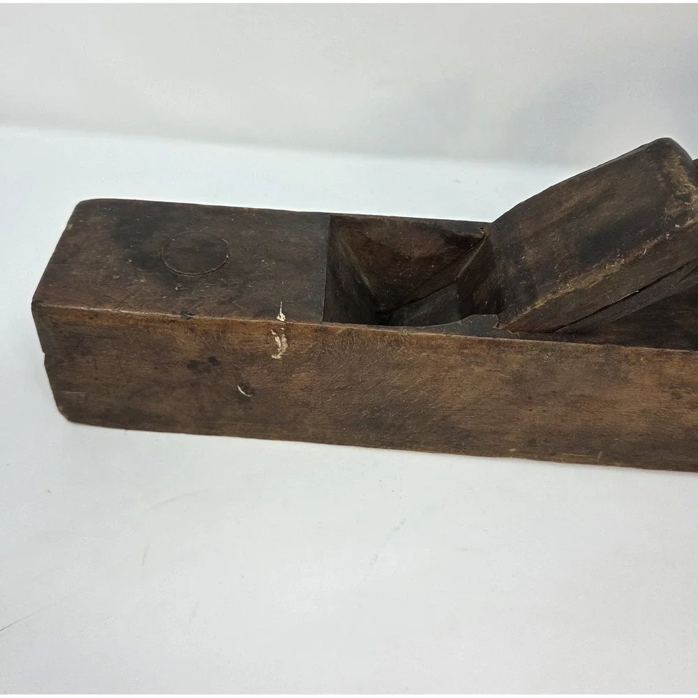 The Unbranded Brand antique 19th